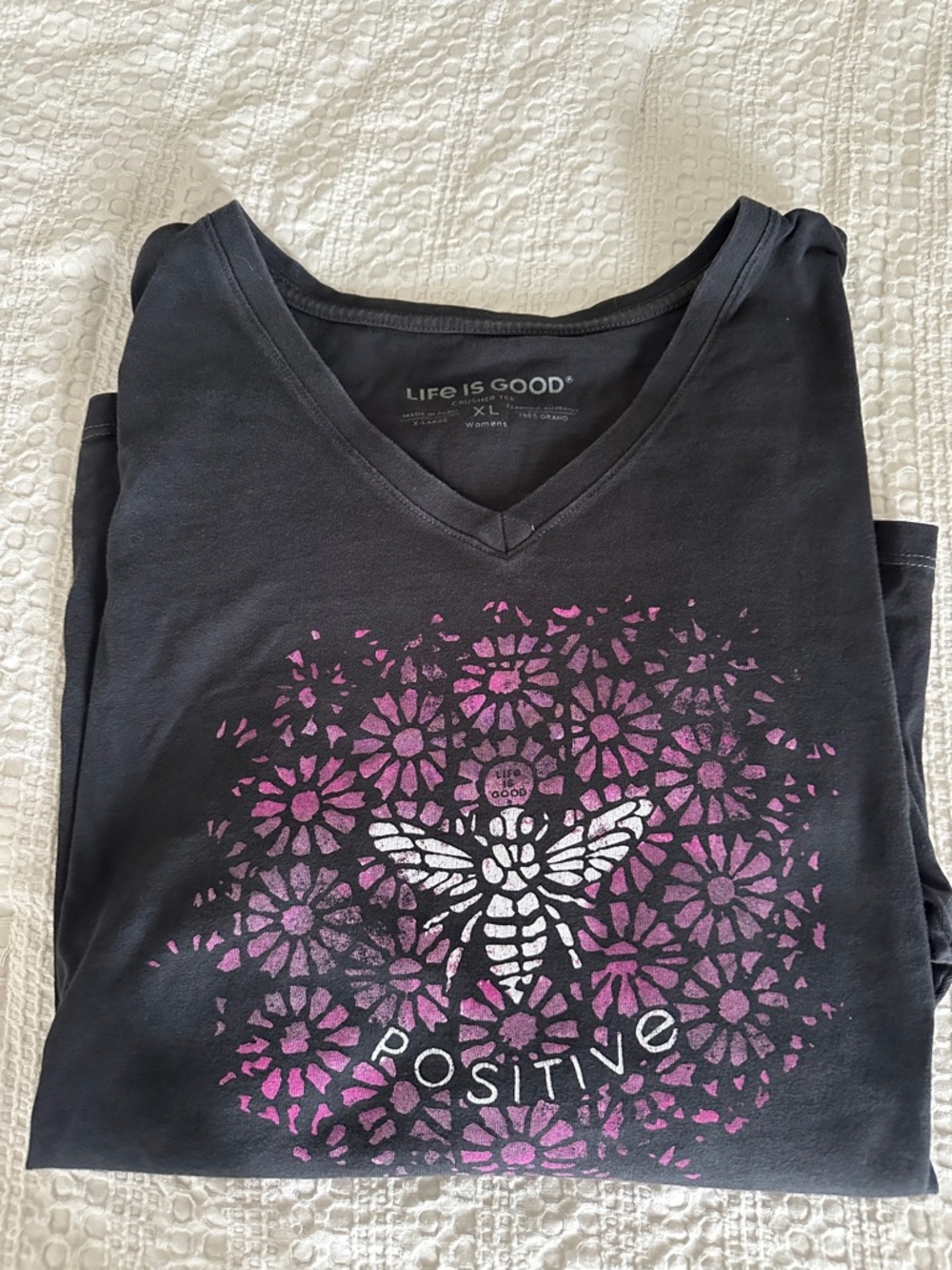 Life Is Good Black Long Sleeve Crusher V-Neck Tee - XL - Bee Positive
